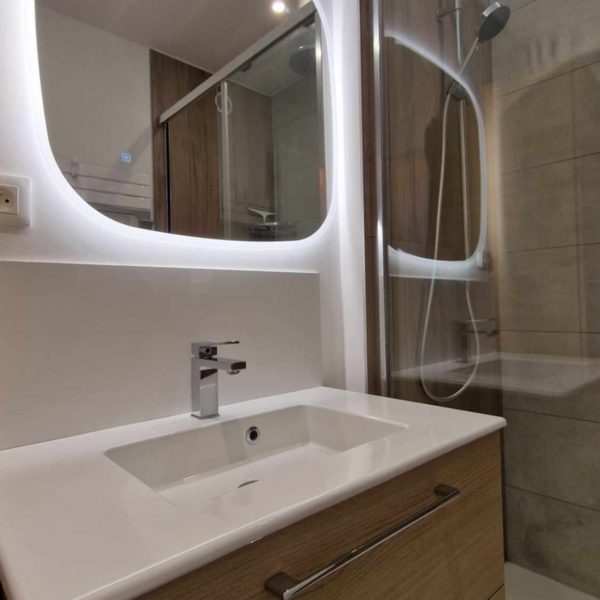 Meuble vasque et miroir LED
